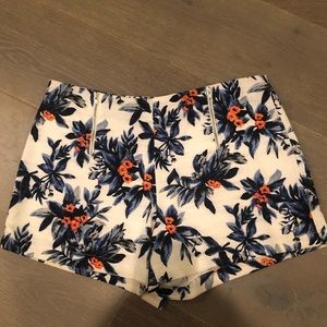 Tropical print dress shorts (fitted)